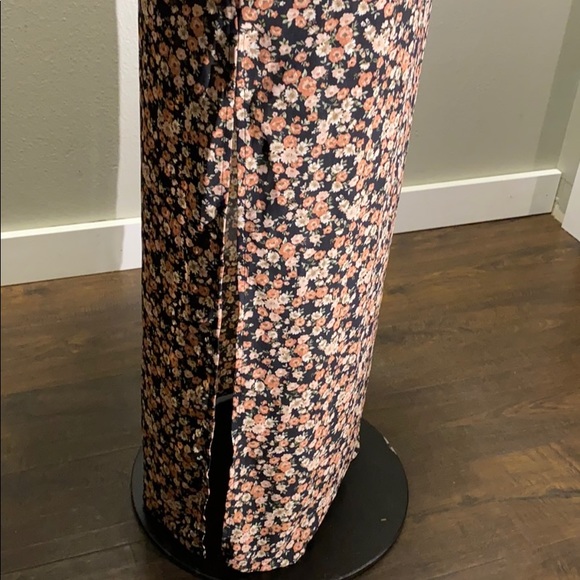 Forever 21 floral maxi skirt - Picture 4 of 6